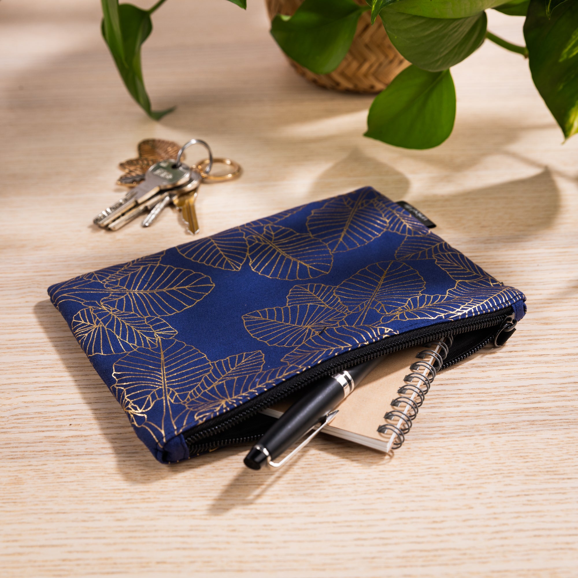 Pochette Bleue avec motifs Végétaux