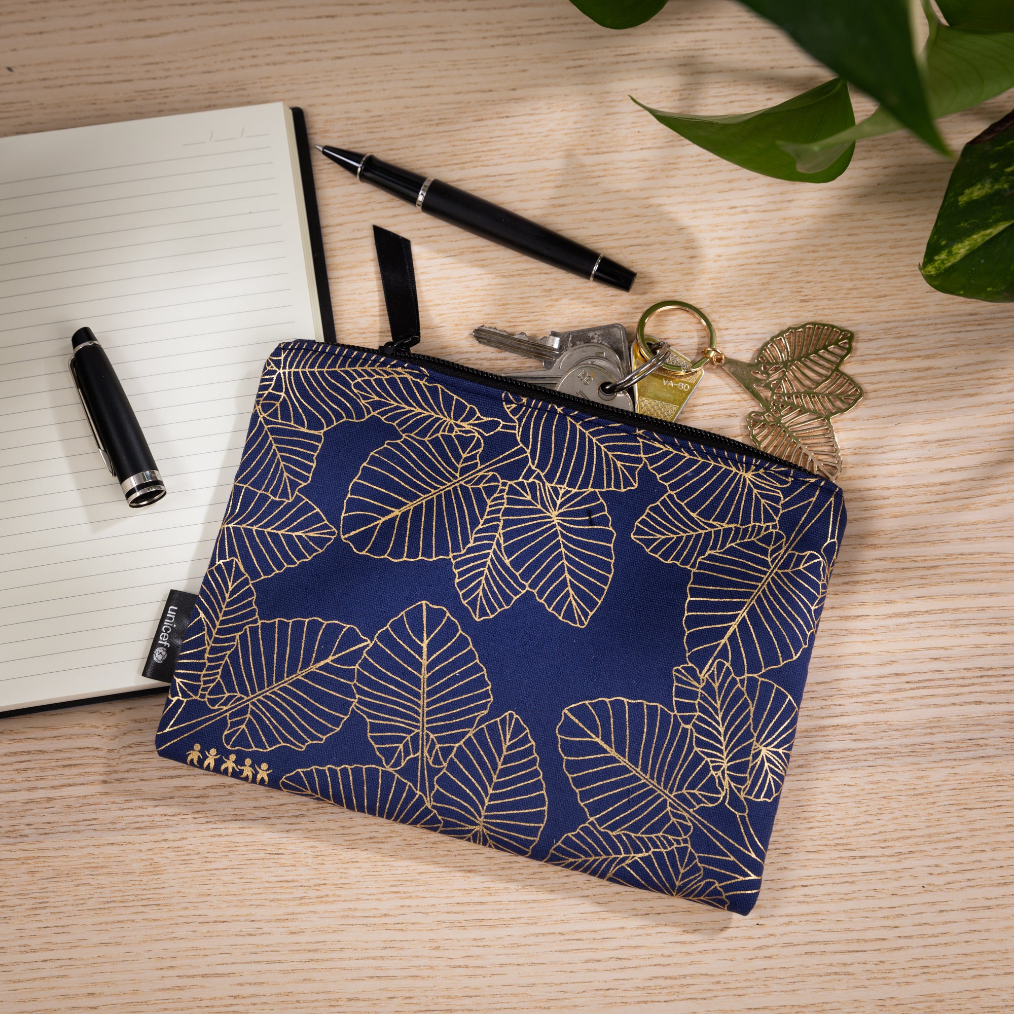 Pochette Bleue avec motifs Végétaux